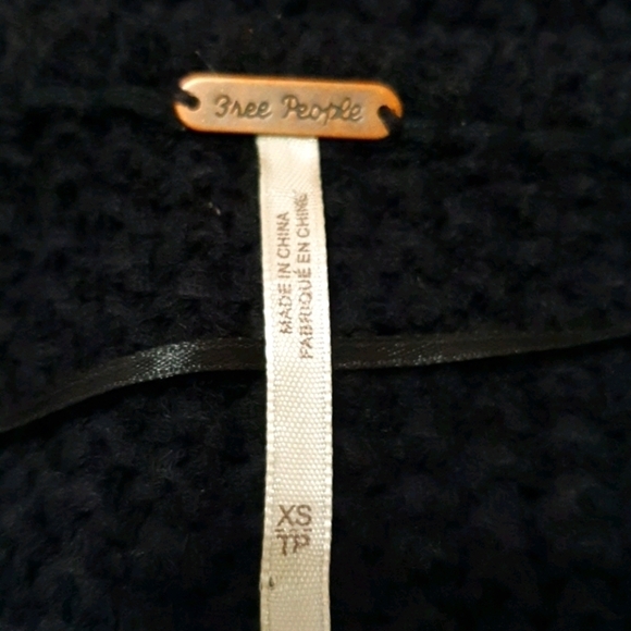 Free People Crochet intertwined front Sweater - Picture 4 of 11